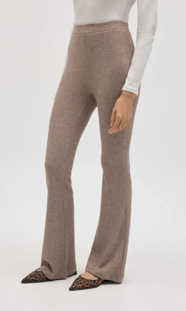 Pantalón Punto Canalé Flare