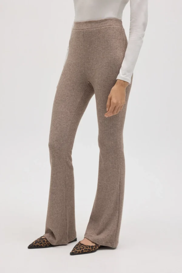 Pantalón Punto Canalé Flare
