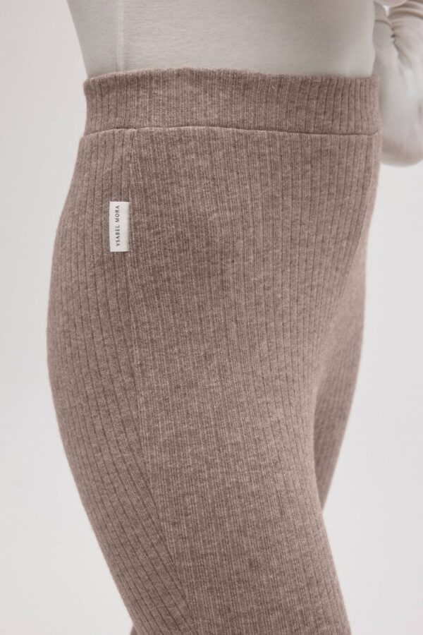 Pantalón Punto Canalé Flare - Imagen 4