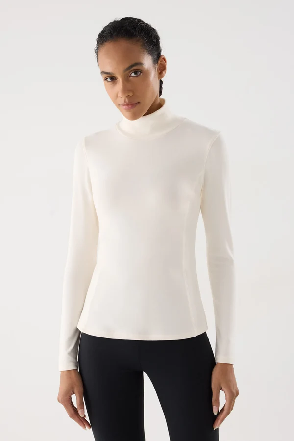 Camiseta Deportiva Cuello Perkins Marfil
