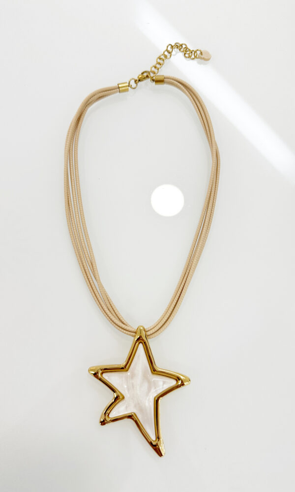 Collar Estela